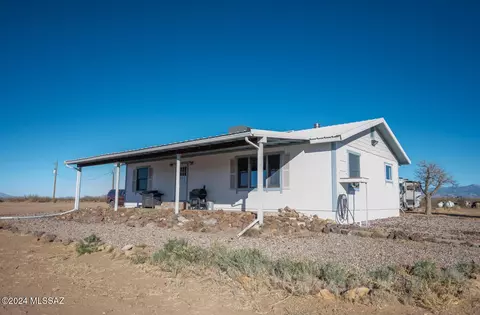 14000 S Desert Willow Rd, Pearce, AZ 85625
