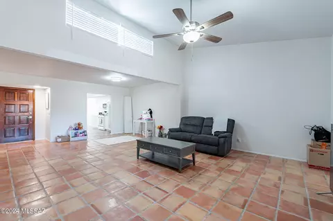 1633 W Speedway Blvd, Tucson, AZ 85745