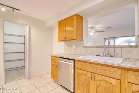 9211 E Patrick Dr, Tucson, AZ 85730 photo 5