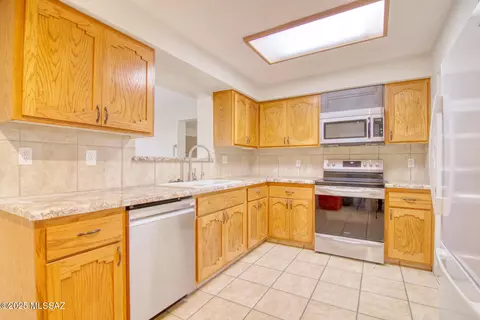 9211 E Patrick Dr, Tucson, AZ 85730 photo 3