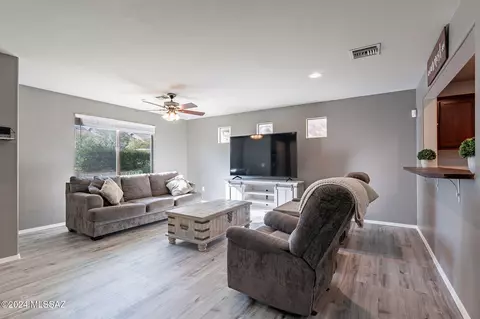 10656 E Singing Canyon Dr, Tucson, AZ 85747 photo 10