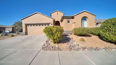 5900 S Painted Canyon Dr, Green Valley, AZ 85622