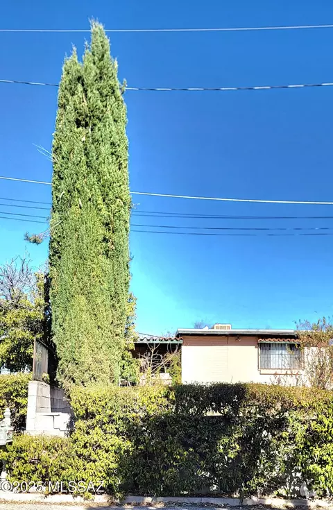 490 W 1st St, Nogales, AZ 85621