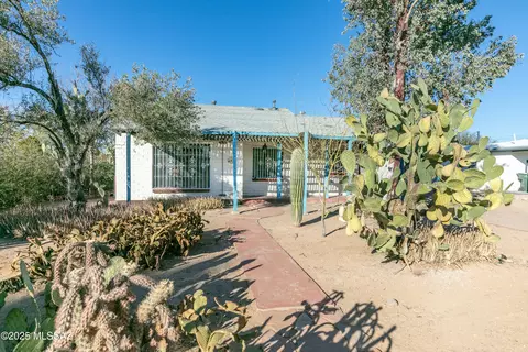 2549 E Florence Dr, Tucson, AZ 85716