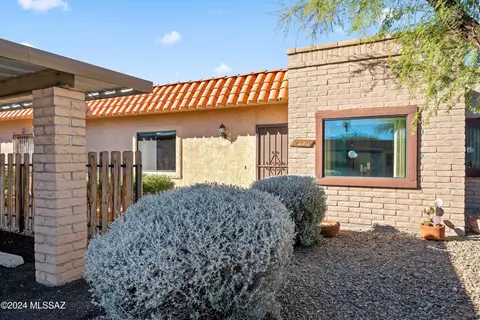 1226 S Calle Adamo, Tucson, AZ 85710