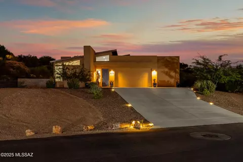 9985 S Rolling Water Dr, Vail, AZ 85641