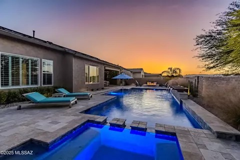 2435 E Canyon Crossing Dr, Green Valley, AZ 85614