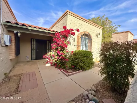 4167 E La Cienega Dr, Tucson, AZ 85712
