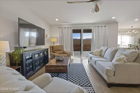 Living - 295 W Aberdeen St, Vail, AZ 85641 photo 2 of 5