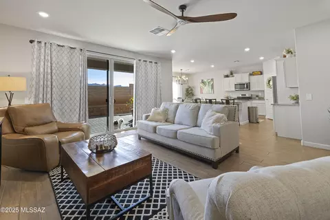 Living - 295 W Aberdeen St, Vail, AZ 85641 photo 1 of 5
