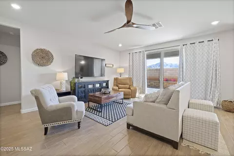 Living - 295 W Aberdeen St, Vail, AZ 85641 photo 3 of 5