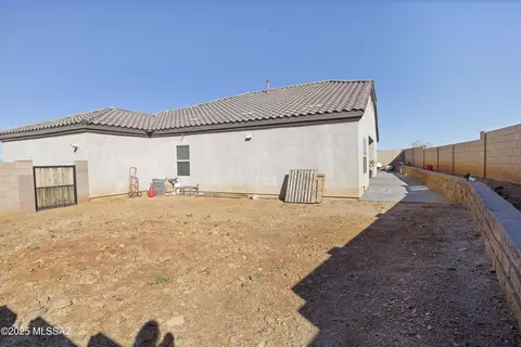 Exterior - 295 W Aberdeen St, Vail, AZ 85641 photo 5 of 8