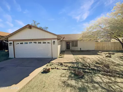 9980 E Victoria Ln, Tucson, AZ 85730