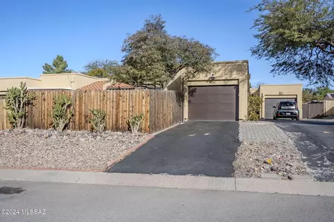 4236 W Pyracantha Dr, Tucson, AZ 85741