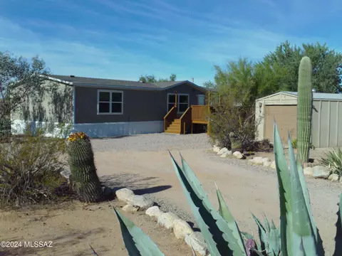6621 N Guthrie Rd, Tucson, AZ 85743