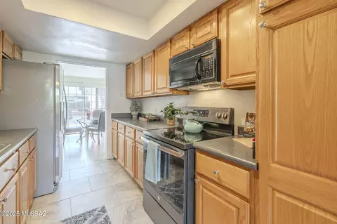 Kitchen - 5701 E Glenn St #55, Tucson, AZ 85712 photo 2 of 3