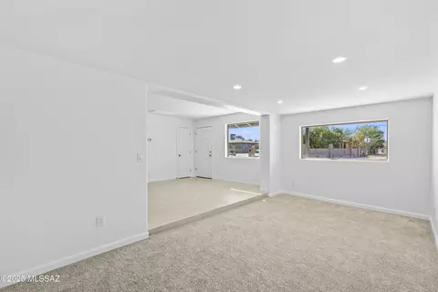 2525 E Warwick Vis, Tucson, AZ 85713 photo 6