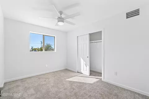 2525 E Warwick Vis, Tucson, AZ 85713 photo 21