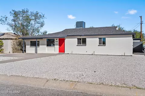 2525 E Warwick Vis, Tucson, AZ 85713 photo 2