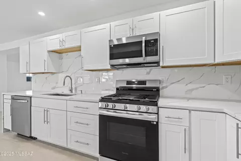 2525 E Warwick Vis, Tucson, AZ 85713 photo 10