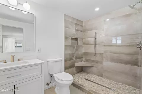 2525 E Warwick Vis, Tucson, AZ 85713 photo 19