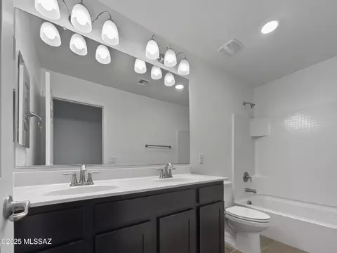 Bath - 12055 E Becker Dr, Vail, AZ 85641 photo 3 of 3