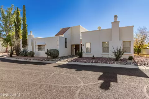 731 W Orange Tree Pl, Tucson, AZ 85704