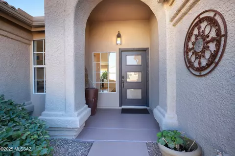 Entry Way - 63671 E Cat Claw Ln, Saddlebrooke, AZ 85739 photo 1 of 2