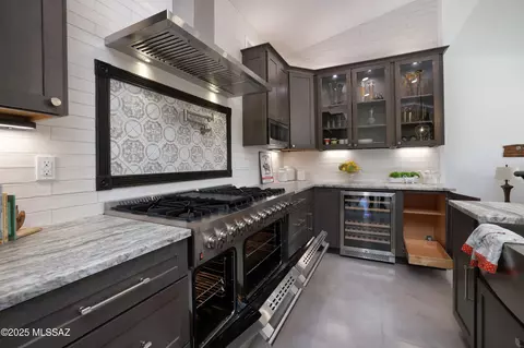 Kitchen - 63671 E Cat Claw Ln, Saddlebrooke, AZ 85739 photo 2 of 3