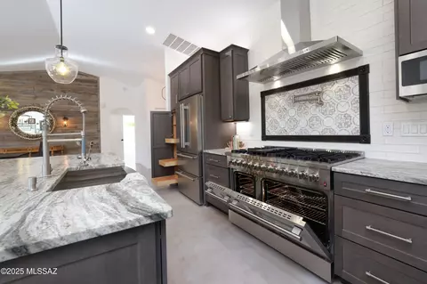 Kitchen - 63671 E Cat Claw Ln, Saddlebrooke, AZ 85739 photo 3 of 3
