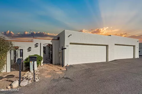 8705 E Terrace Pl, Tucson, AZ 85710