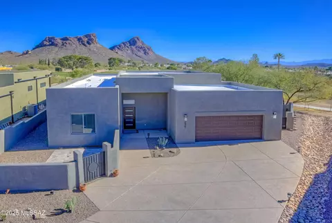 2461 S Triangle X Ln, Tucson, AZ 85713