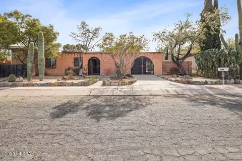 2509 W Calle Paraiso, Tucson, AZ 85745
