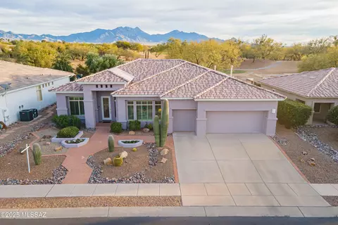 1334 N Night Heron Dr, Green Valley, AZ 85614
