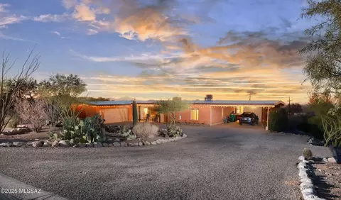 8959 N Riviera Dr, Oro Valley, AZ 85704