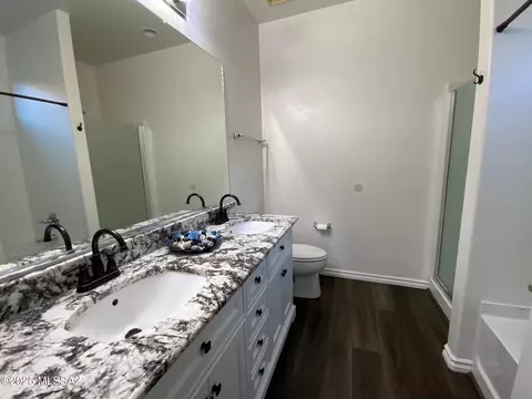 Bath - 12884 E Red Iron Trl, Vail, AZ 85641 photo 1 of 4