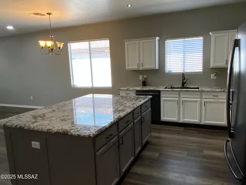 Kitchen - 12884 E Red Iron Trl, Vail, AZ 85641 photo 2 of 2