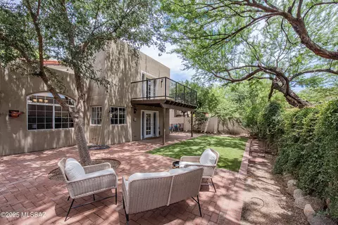 3328 N Deerspring Ct, Tucson, AZ 85750