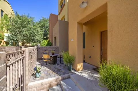 2428 Emerald Moon Dr, Tucson, AZ 85718