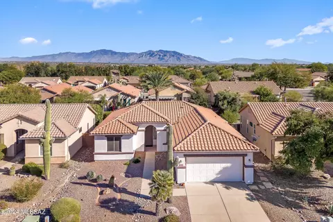 9404 N Wandering Spring Pl, Tucson, AZ 85743