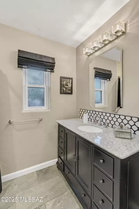 Bath - 2833 E Devon St, Tucson, AZ 85716 photo 5 of 8