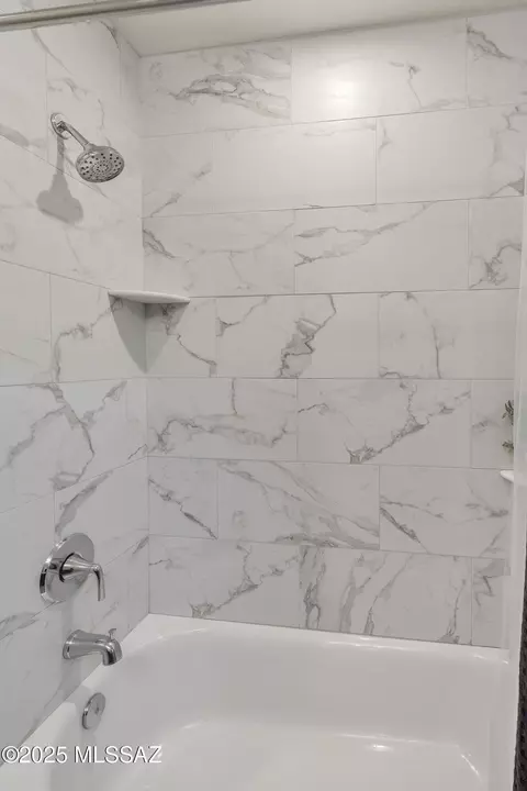 Bath - 2833 E Devon St, Tucson, AZ 85716 photo 6 of 8