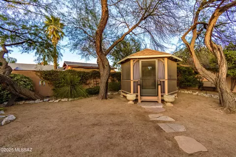 Exterior - 2833 E Devon St, Tucson, AZ 85716 photo 5 of 7