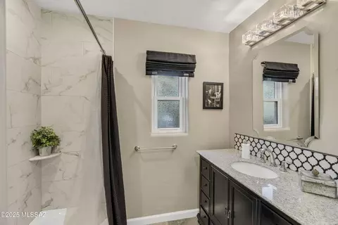 Bath - 2833 E Devon St, Tucson, AZ 85716 photo 4 of 8