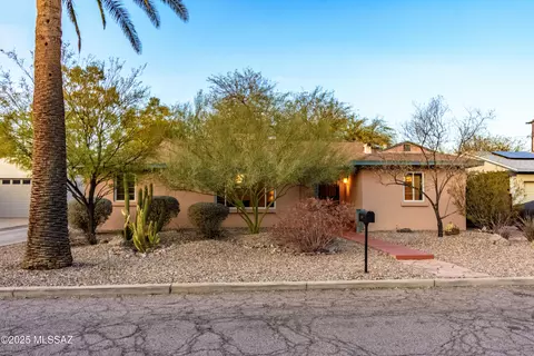 2833 E Devon St, Tucson, AZ 85716