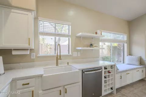 7798 E Whileaway Pl, Tucson, AZ 85750 photo 9