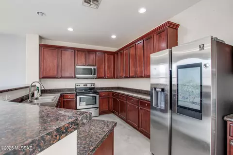 Kitchen - 6989 S Filaree Pl, Tucson, AZ 85756 photo 5 of 5