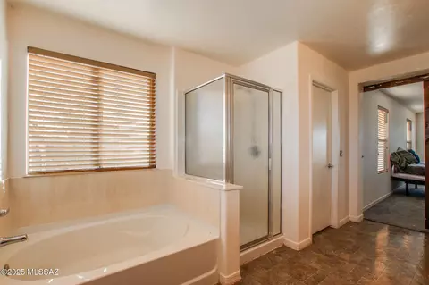 Bath - 6989 S Filaree Pl, Tucson, AZ 85756 photo 1 of 3