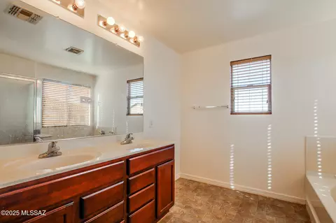 Bath - 6989 S Filaree Pl, Tucson, AZ 85756 photo 3 of 3