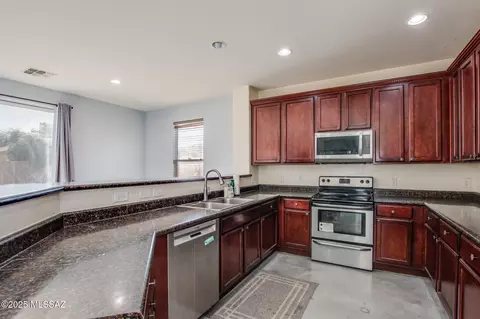 Kitchen - 6989 S Filaree Pl, Tucson, AZ 85756 photo 1 of 5